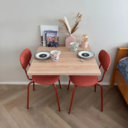 Short In The Center, Free Parking Πανσιόν Τάμπερε